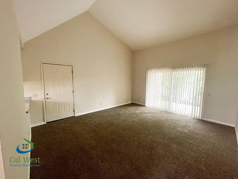 16800 Barnell Ave #14 — Photo 6
