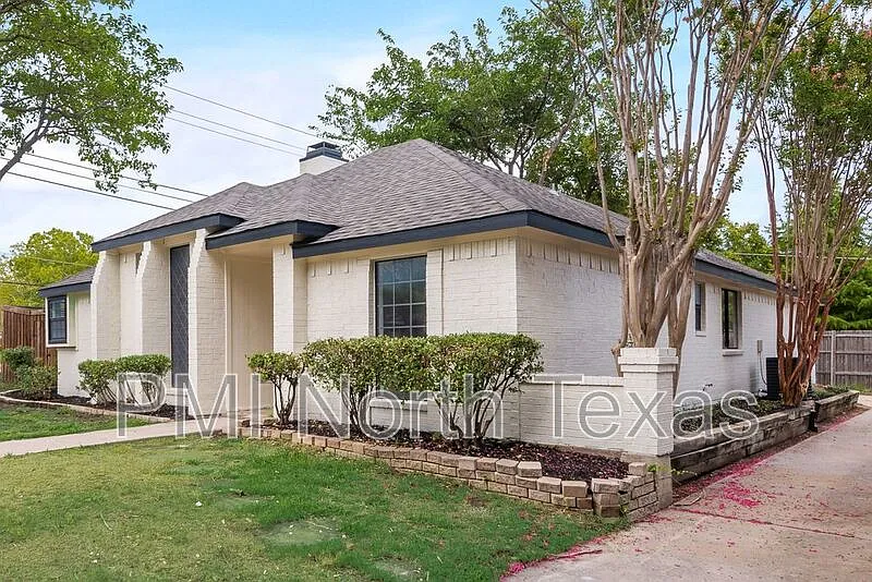 3 bed, 2.0 bath, 1648 sqft, $2,250 — Photo 3
