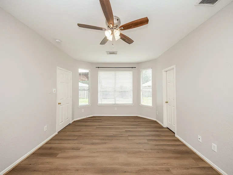 14618 Rochelle Ct — Photo 22