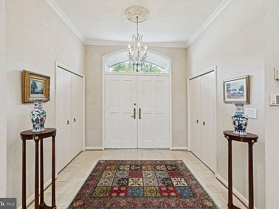 4th image of 1517 Highwood Dr