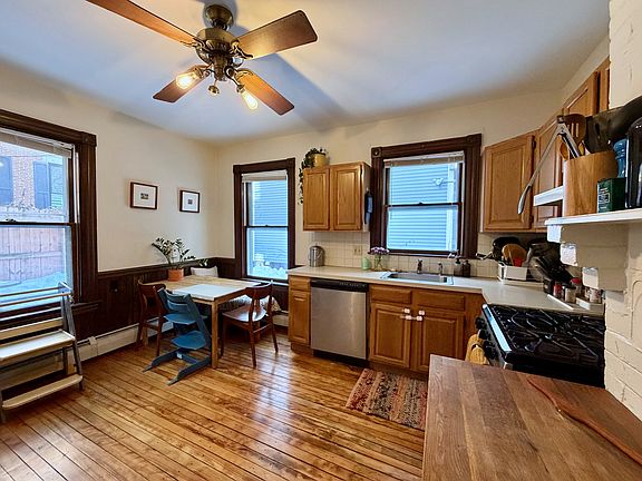 3rd image of 103 Warren St #1