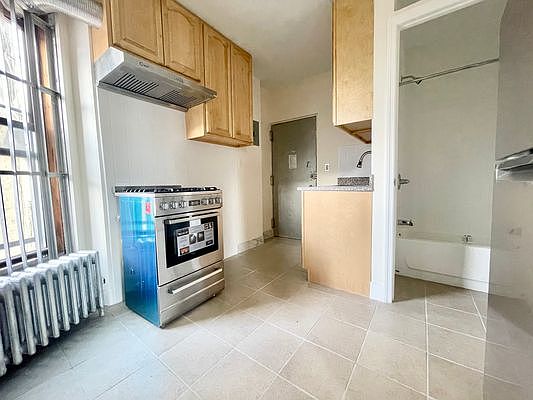 4th image of 67 Eldridge St #15B