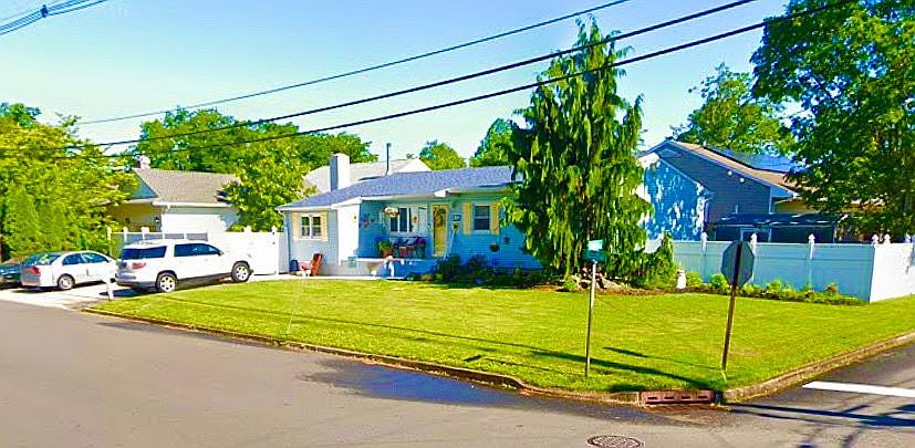 2nd image of 209 Huxley Dr