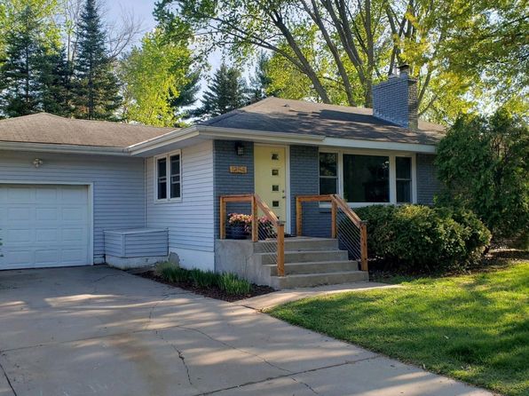 1354 Judith Ave, Roseville, MN 55113