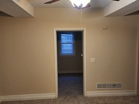 Living room photo 2