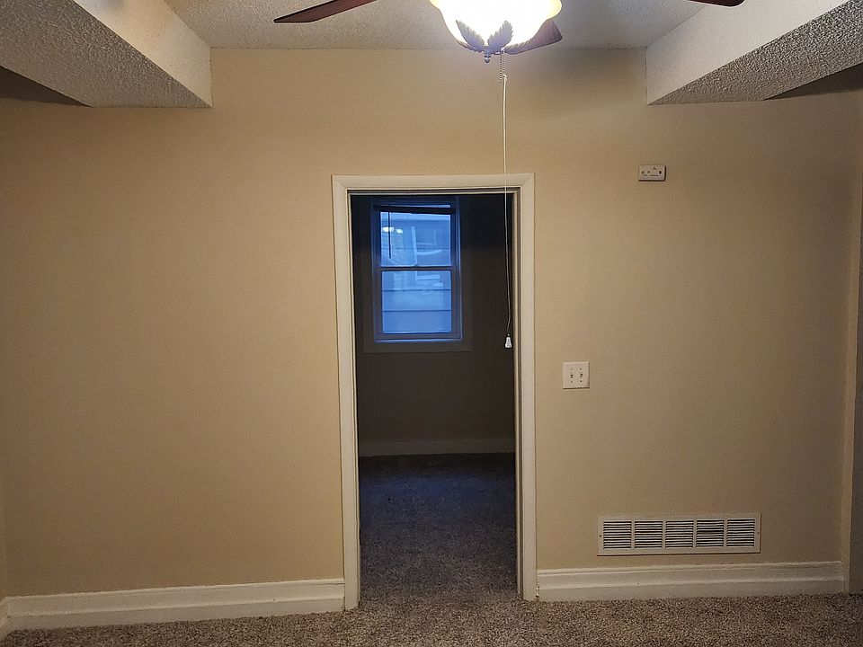 Living room photo 2
