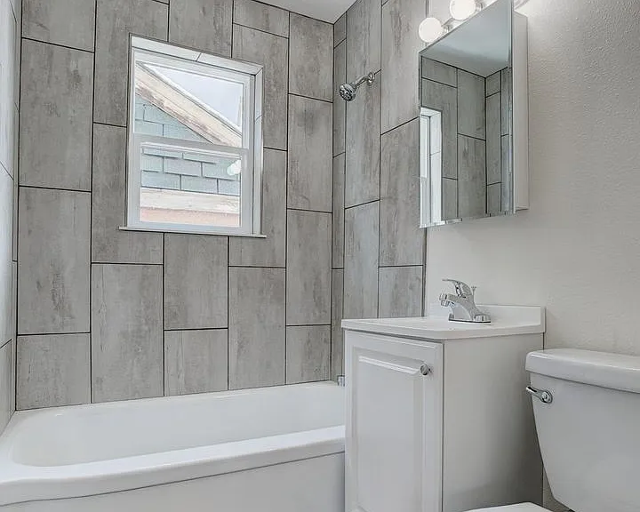 112 E Stuart St — Photo 5