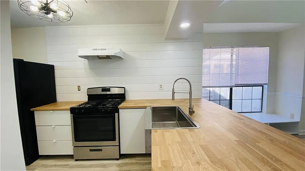 2 bed, 2.0 bath, 1012 sqft, $1,850 — Photo 3