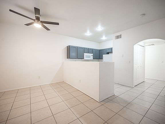 5th image of 1704 N Jones Blvd #1
