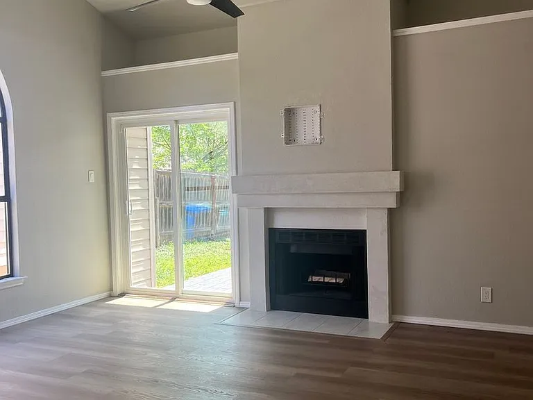 9358 Village Lance — Photo 3