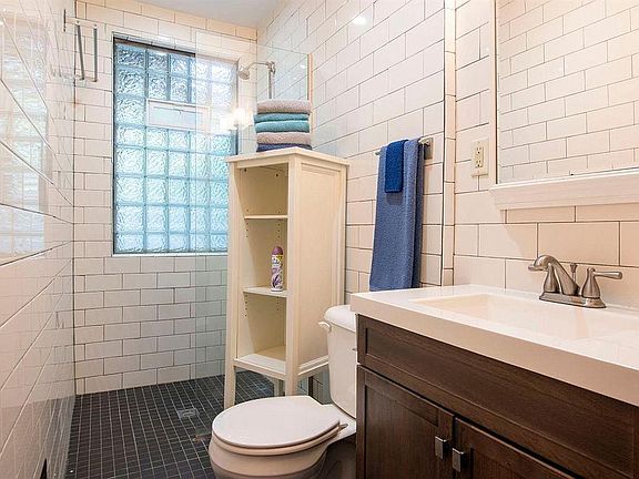 5th image of 3484 Vine St APT 4