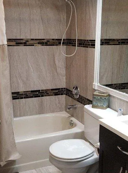 241 Larchwood Ct — Photo 4