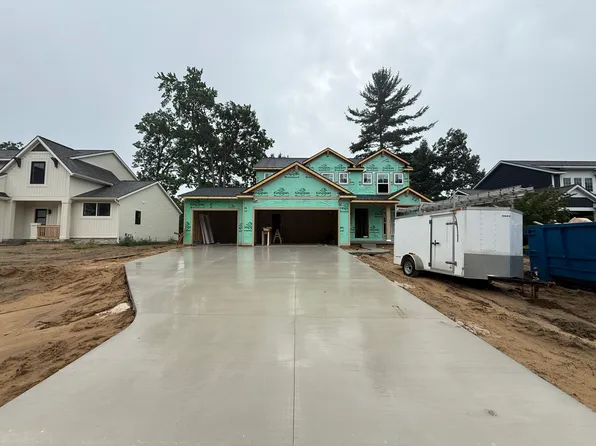 13476 Stafford Dr, Nunica, MI 49448