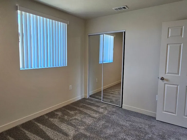 3839 Woodlawn Ave — Photo 38