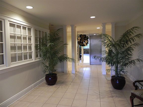 4th image of 1 Consulate Dr #O