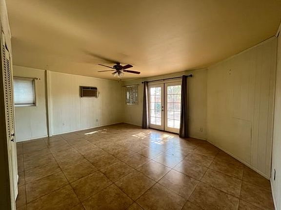 5th image of 4907 S Kenwood Ln