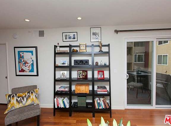 4th image of 1242 S Barrington Ave APT 203