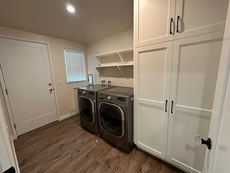 12842 Kling St — Photo 6
