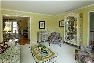 4th image of 2661 Glenalmond Dr