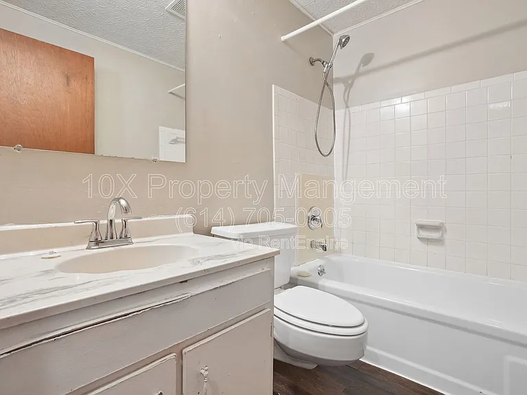 2523 Burgandy Ln — Photo 15