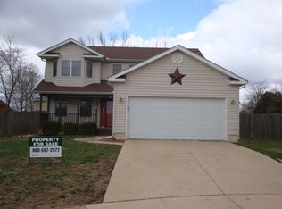 3643 Meadowview Ct, Decatur, IL 62526