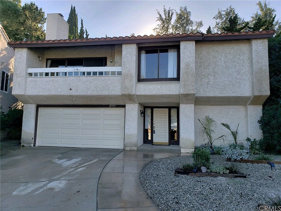 1st image of 2901 Oakwood Ln