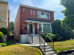 2929 W Berwyn Ave, Chicago, IL 60625