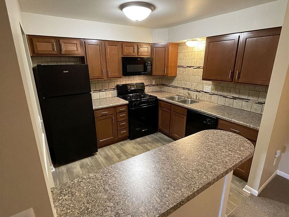 Robin Oaks Apartments 1901 Eastlawn Dr Midland, MI Zillow