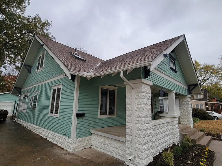 1047 N Coolidge Ave — Photo 4
