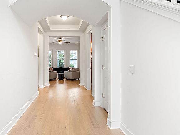 2nd image of 1475 Hollenberg Ln