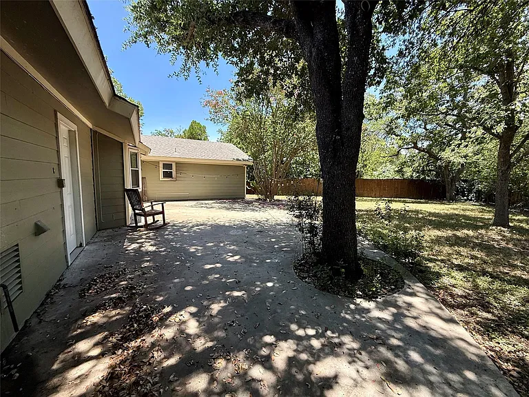 6301 Emory Ln — Photo 11