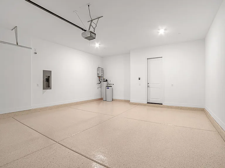 349 Tigullio Ave — Photo 30