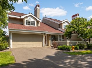 2065 Shenandoah Ct N #E, Plymouth, MN 55447