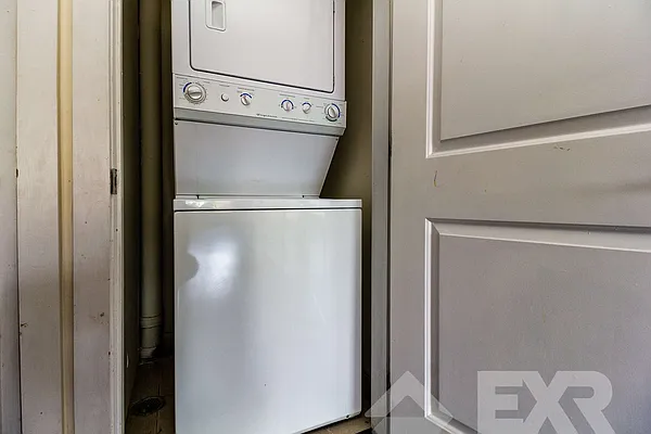 Rented by EXR | media 10