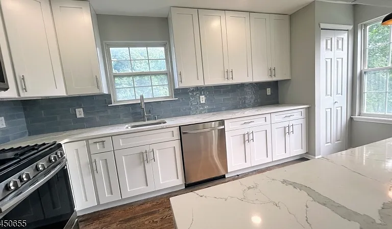 2501 Vantage Ct — Photo 9