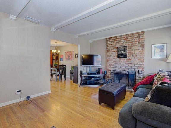 2nd image of 1064 Chapel Hill Way
