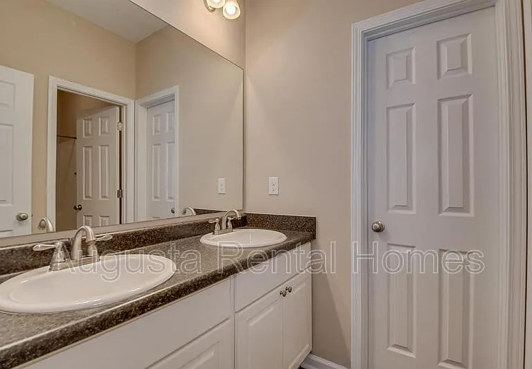 207 Old Berzelia Rd — Photo 15