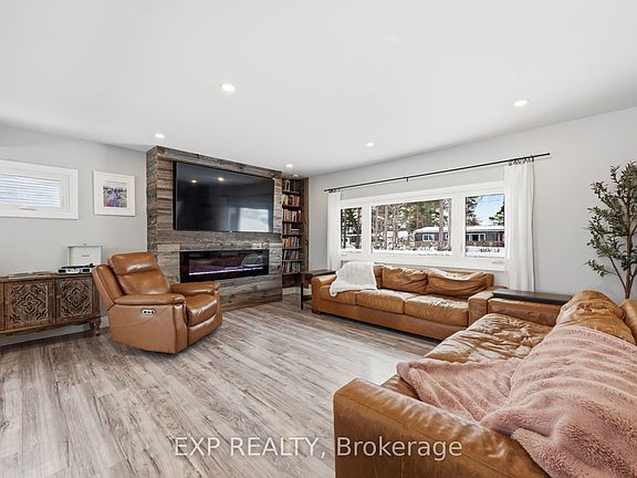3rd image of 22 Cecil St