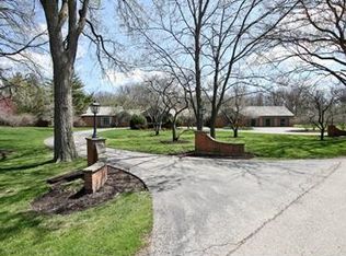 1 Bridlewood Rd, Northbrook, IL 60062