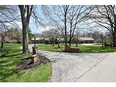 1 Bridlewood Rd photo 1