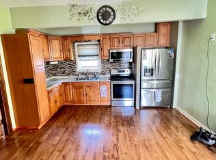 44 Laurel St FLOOR 1, Pawtucket, RI 02860