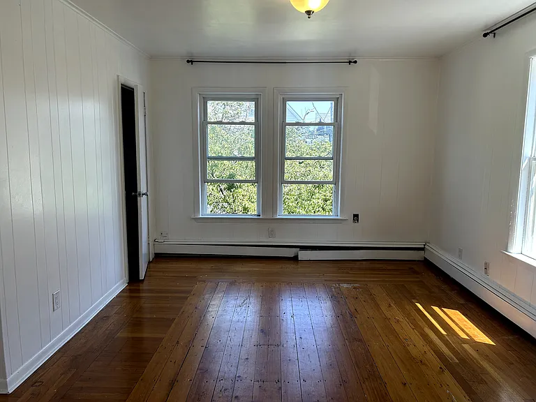 82 Florence St #2 — Photo 10