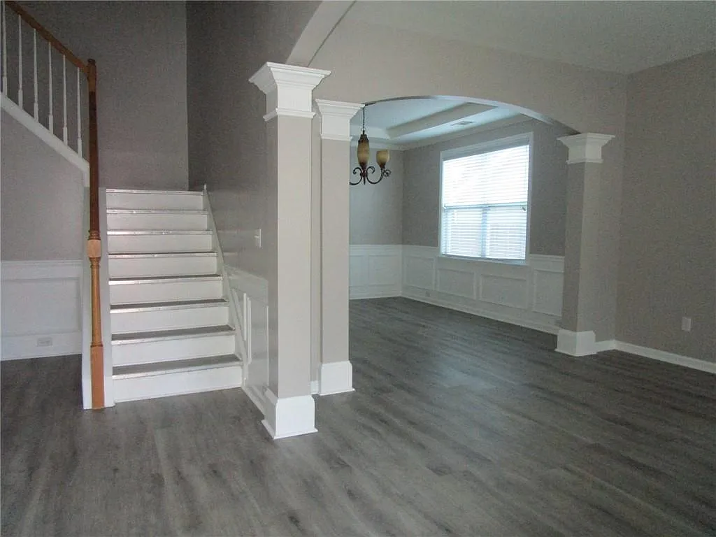 4 bed, 2.5 bath, 3168 sqft, $2,450 — Photo 3