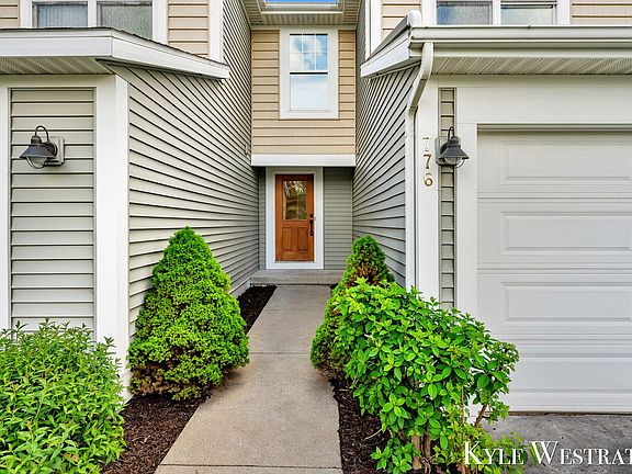 2nd image of 776 Stevens Pointe Dr SE