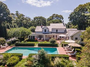 92 S Country Rd, Remsenburg, NY 11960