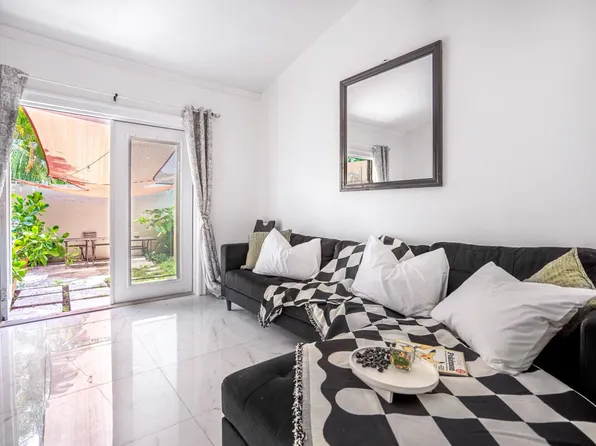 422 NW 8th St #Id1294169p, Miami, FL 33136