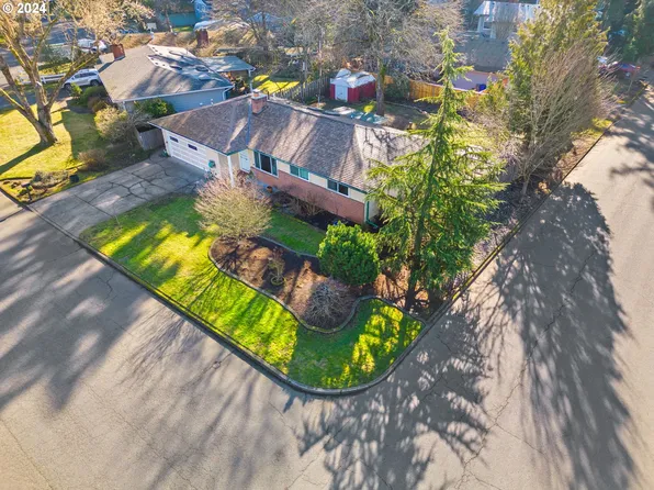 17010 SE Kelly St, Portland, OR 97236