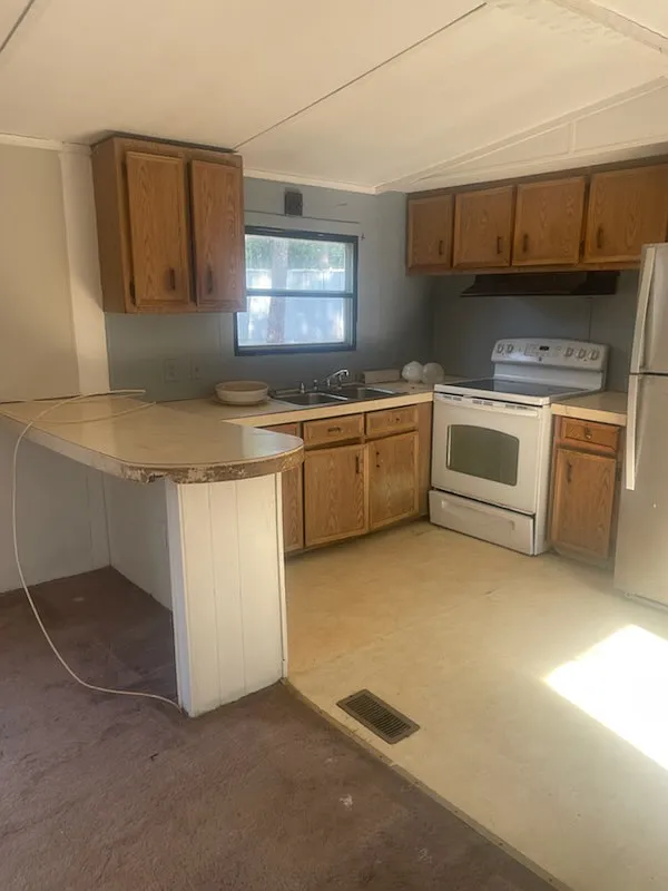 SR - 127 Emily St — Photo 1