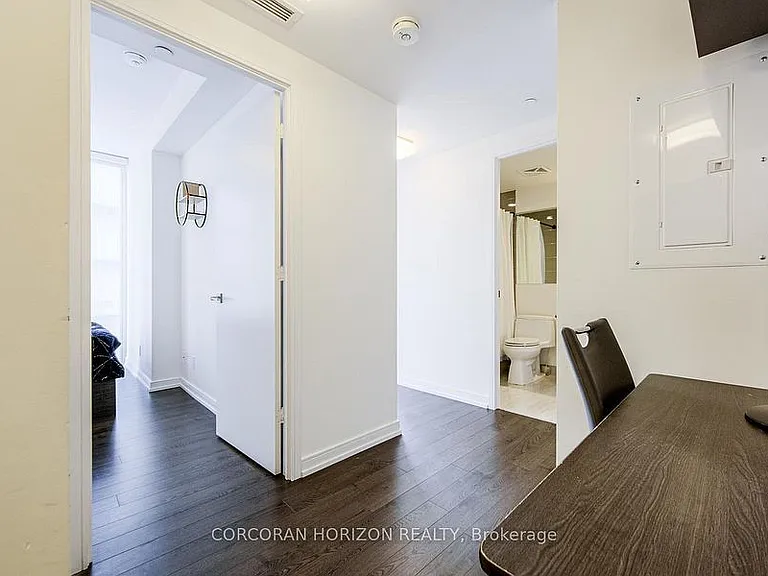 28 Wellesley St E #1104 — Photo 14