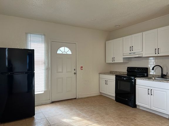 2nd image of 430 Goodall Ave